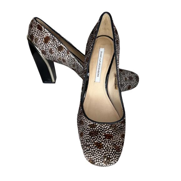 Diane Von Furstenberg Vintage Real Calf Fur Animal Print Block Heel Pumps Sz 7 - Picture 2 of 12
